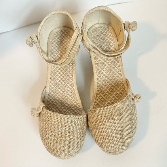 🍓Gomelly Espadrilles Sandal Closed
Toe Heeled Ankle Strap Wedge Heel Beige Sz 6 - Picture 4 of 7